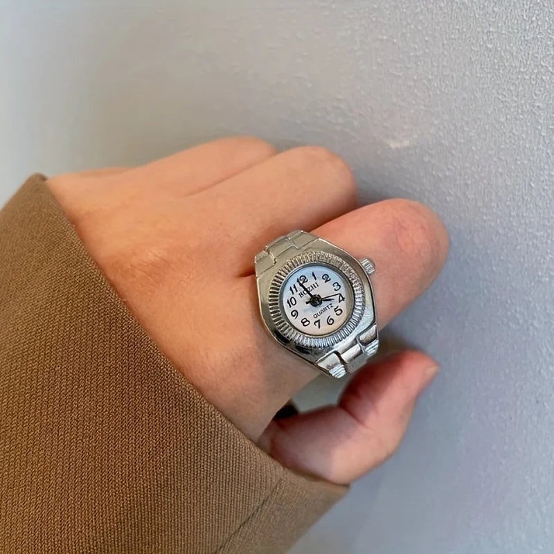 Minimalist Finger Ring Watch – Retro Mini Design for Men & Women | Trendy & Ultra-Compact Timepiece