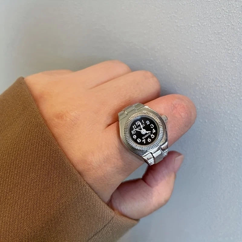 Minimalist Finger Ring Watch – Retro Mini Design for Men & Women | Trendy & Ultra-Compact Timepiece